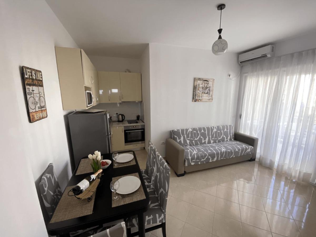 Madernas Bernad Apartment Orikum Buitenkant foto