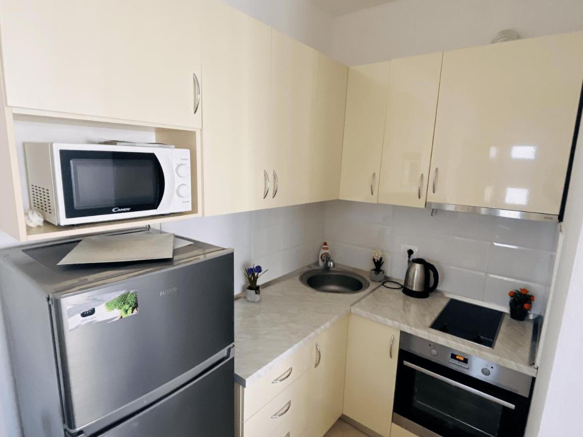 Madernas Bernad Apartment Orikum Buitenkant foto