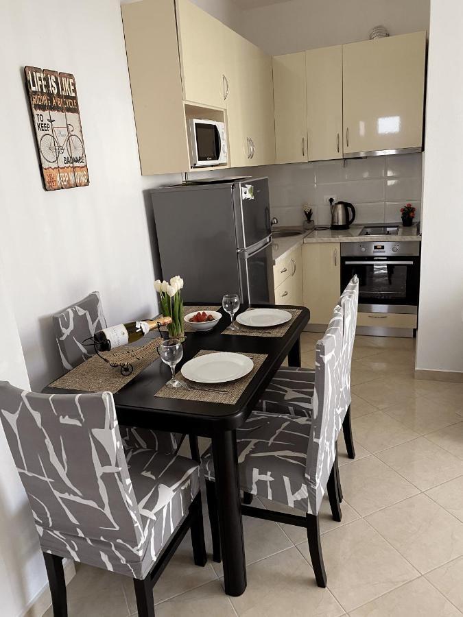 Madernas Bernad Apartment Orikum Buitenkant foto